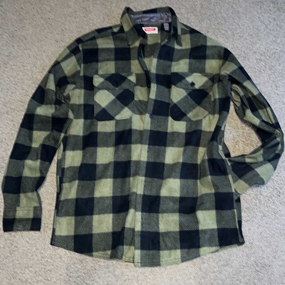 Men’s flannel shirt with pockets